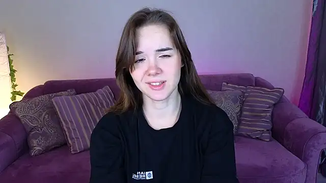 Snapshot of LindaRobertz chatting on January 2025 05:49:01 AM LindaRobertz online show from January 2025 05:49:01 AM