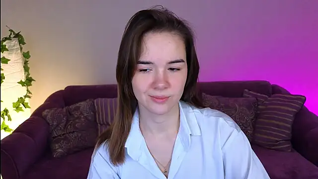 Snapshot of LindaRobertz chatting on January 2025 06:03:02 AM LindaRobertz online show from January 2025 06:03:02 AM