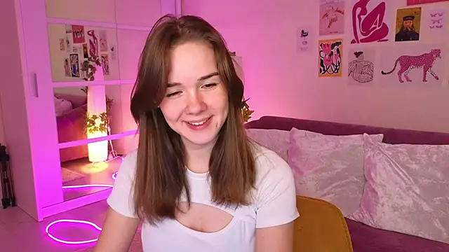 Snapshot of LindaRobertz chatting on February 2025 07:16:01 PM LindaRobertz online show from February 2025 07:16:01 PM