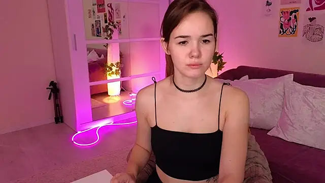 Snapshot of LindaRobertz chatting on March 2025 09:10:02 AM LindaRobertz online show from March 2025 09:10:02 AM