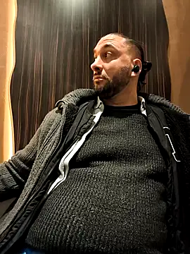 Snapshot of NewyorkDimi chatting on December 2024 09:29:02 PM NewyorkDimi online show from December 2024 09:29:02 PM