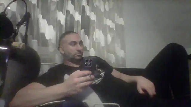 Snapshot of NewyorkDimi chatting on January 2025 11:48:01 PM NewyorkDimi online show from January 2025 11:48:01 PM
