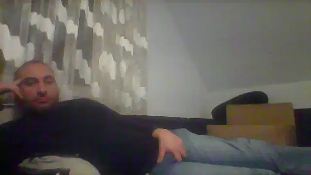 Snapshot of NewyorkDimi chatting on January 2025 05:00:01 AM NewyorkDimi online show from January 2025 05:00:01 AM