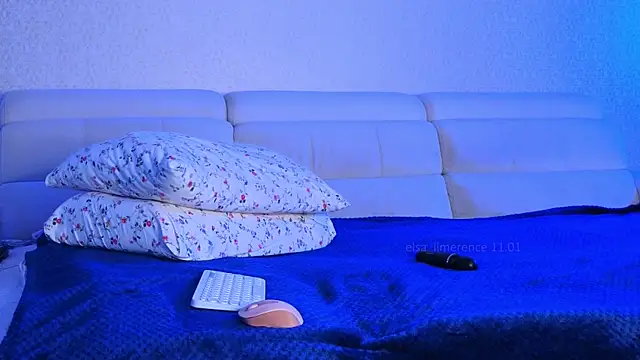 Snapshot of elsa_limerence chatting on January 2025 06:24:02 AM elsa limerence online show from January 2025 06:24:02 AM