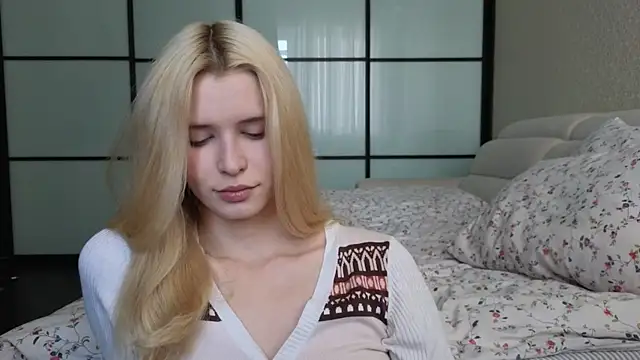 Snapshot of elsa_limerence chatting on October 2025 10:56:02 AM elsa limerence online show from October 2025 10:56:02 AM