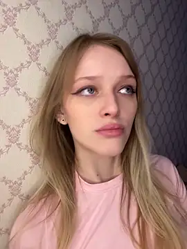 Evvie Summn1 online show from April 2026 11:44:01 AM