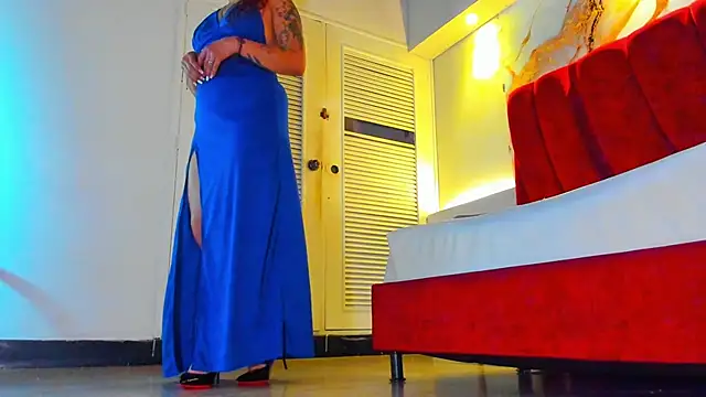 MAISE HILL1 online show from October 2025 01:25:02 PM