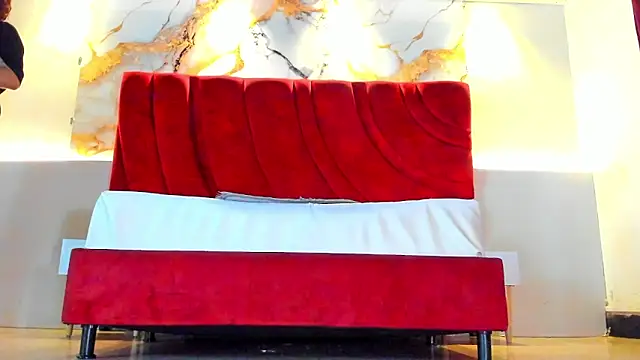 MAISE HILL1 online show from November 2025 01:22:04 PM