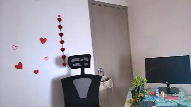 Snapshot of Zuzana21 chatting on February 2026 01:29:02 PM Zuzana21 online show from February 2026 01:29:02 PM