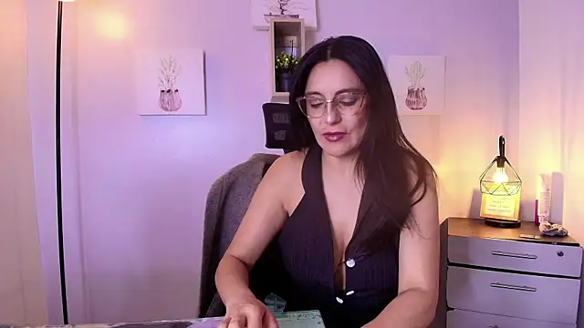 Snapshot of Zuzana21 chatting on April 2026 12:39:02 PM Zuzana21 online show from April 2026 12:39:02 PM
