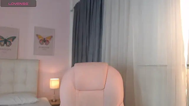 Snapshot of liss_black chatting on February 2025 03:39:02 PM liss black online show from February 2025 03:39:02 PM