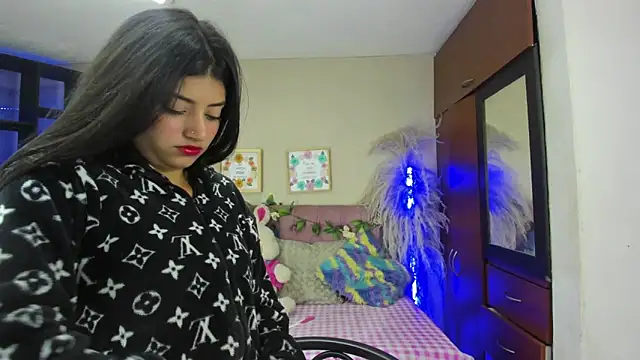 Snapshot of Lia_Keen chatting on February 2025 07:54:02 PM Lia Keen online show from February 2025 07:54:02 PM