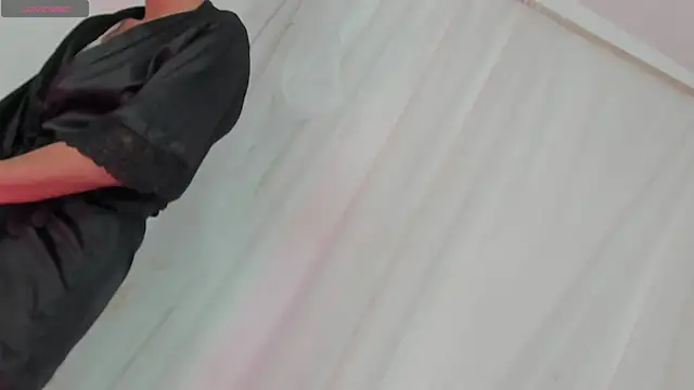 Itsme Daniela online show from November 2025 01:39:02 PM