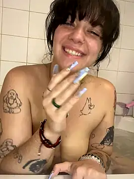 pircilla23 online show from September 2025 05:01:02 PM