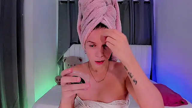 Snapshot of gatitavenecis chatting on March 2026 07:32:01 PM gatitavenecis online show from March 2026 07:32:01 PM