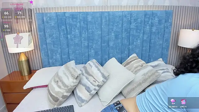 pretty sunlight  online show from November 2025 01:27:01 AM