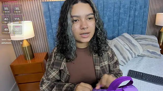 pretty sunlight  online show from April 2026 01:44:02 AM