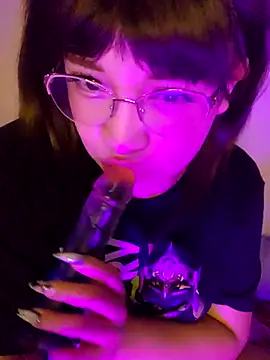 m0ondolly online show from December 2025 06:44:01 AM