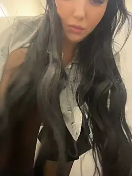 Tisha Busty online show from July 2026 01:18:01 PM
