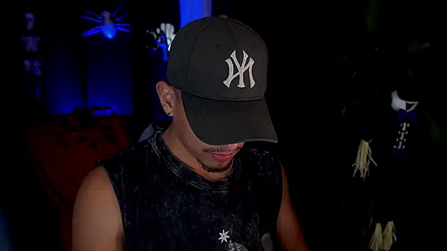 Aaronfox x online show from October 2025 03:42:02 AM