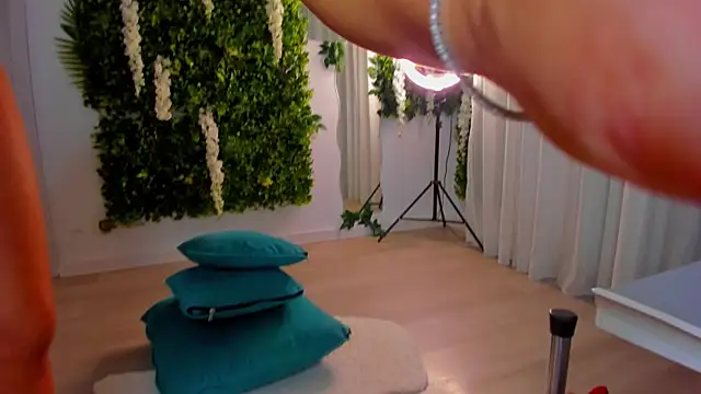 VivienCarter online show from October 2025 05:25:02 PM