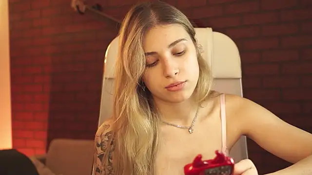 EllieCutes online show from September 2025 09:14:02 AM