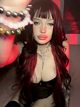 Snapshot of madelinexx chatting on October 2025 05:37:01 PM madelinexx online show from October 2025 05:37:01 PM