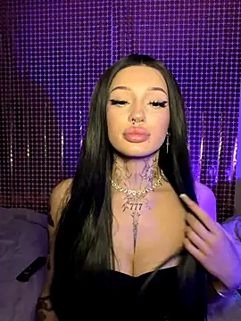 Snapshot of madelinexx chatting on January 2026 05:38:02 PM madelinexx online show from January 2026 05:38:02 PM