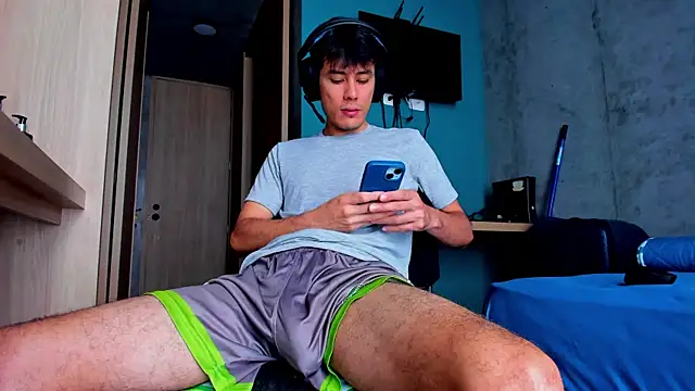 Snapshot of Huge_latin_cock chatting on May 2026 06:16:02 PM Huge latin cock online show from May 2026 06:16:02 PM