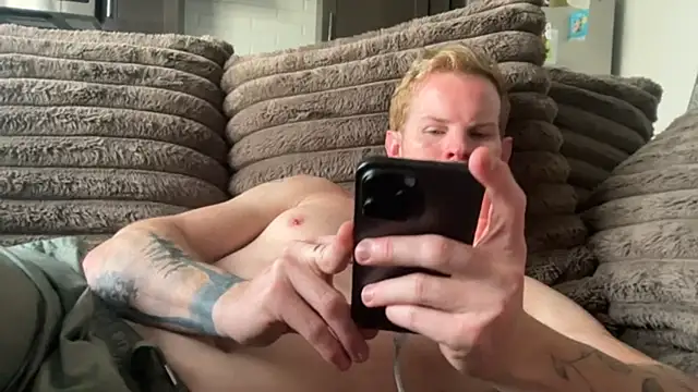 Snapshot of crossfitterguy87 chatting on October 2025 03:43:01 PM crossfitterguy87 online show from October 2025 03:43:01 PM