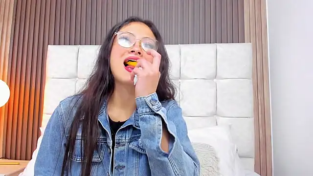 Snapshot of Jaslyn__Smith chatting on July 2026 03:03:01 PM Jaslyn Smith online show from July 2026 03:03:01 PM