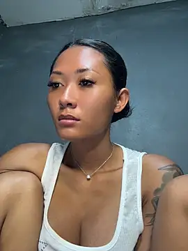 Snapshot of thai-dreamgirl chatting on June 2026 10:56:02 PM thai-dreamgirl online show from June 2026 10:56:02 PM