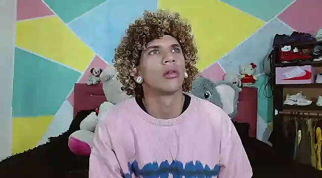 Snapshot of tylor_boy chatting on January 2025 03:36:02 AM tylor boy online show from January 2025 03:36:02 AM