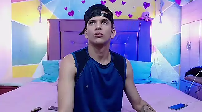 Snapshot of tylor_boy chatting on March 2025 03:41:02 AM tylor boy online show from March 2025 03:41:02 AM