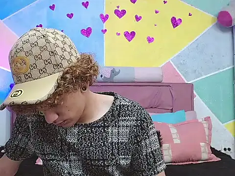 Snapshot of tylor_boy chatting on September 2025 08:34:02 PM tylor boy online show from September 2025 08:34:02 PM