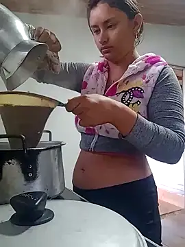 Snapshot of sariitha_sw chatting on January 2025 11:07:01 AM sariitha sw online show from January 2025 11:07:01 AM