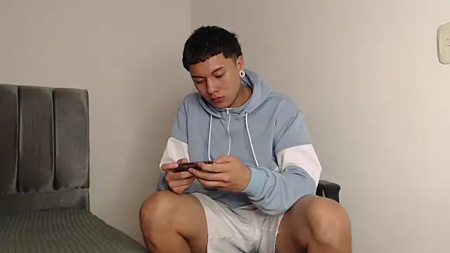 alex-lover online show from February 2025 04:32:02 AM