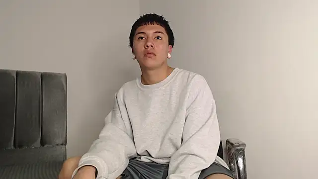 alex-lover online show from October 2025 01:58:02 AM