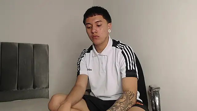 alex-lover online show from October 2025 02:23:02 AM