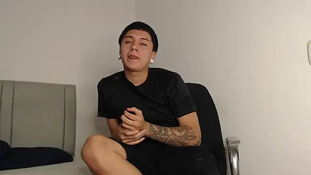 alex-lover online show from April 2026 02:51:02 AM