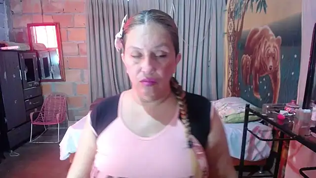 Snapshot of mom_son_dirty chatting on June 2026 01:31:02 PM mom son dirty online show from June 2026 01:31:02 PM