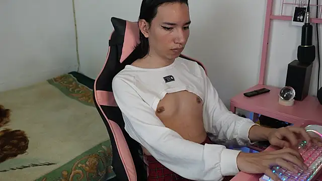 Snapshot of Flaream_angel chatting on January 2025 03:46:02 PM Flaream angel online show from January 2025 03:46:02 PM