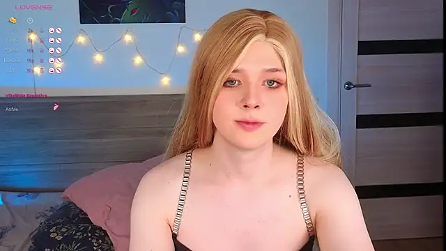  yourFoxy  online show from January 2026 05:27:02 PM