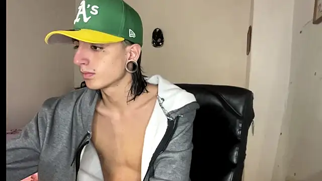 Matthew Dixonn online show from February 2025 10:01:01 PM