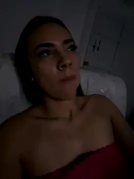 Snapshot of IsaValencia chatting on September 2025 05:46:01 AM IsaValencia online show from September 2025 05:46:01 AM