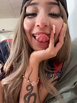 Snapshot of lunaapppp chatting on March 2026 08:19:01 AM lunaapppp online show from March 2026 08:19:01 AM