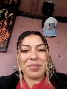 Snapshot of Sweel_Leyva18 chatting on July 2026 04:33:02 PM Sweel Leyva18 online show from July 2026 04:33:02 PM
