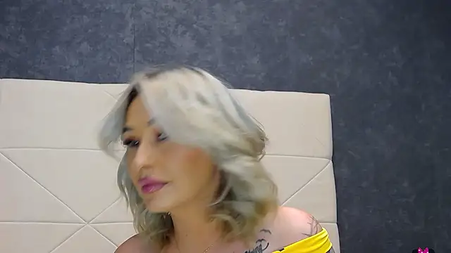 IssaSmith online show from March 2026 02:54:02 PM