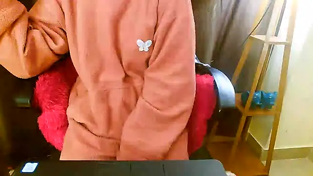 Snapshot of simrann_69 chatting on January 2025 08:30:01 PM simrann 69 online show from January 2025 08:30:01 PM