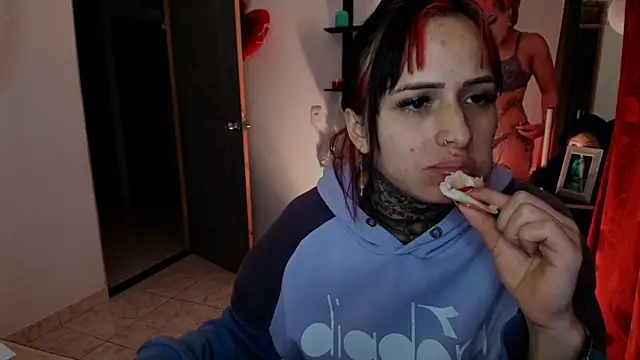 TinnaDawsom online show from April 2026 11:55:02 PM